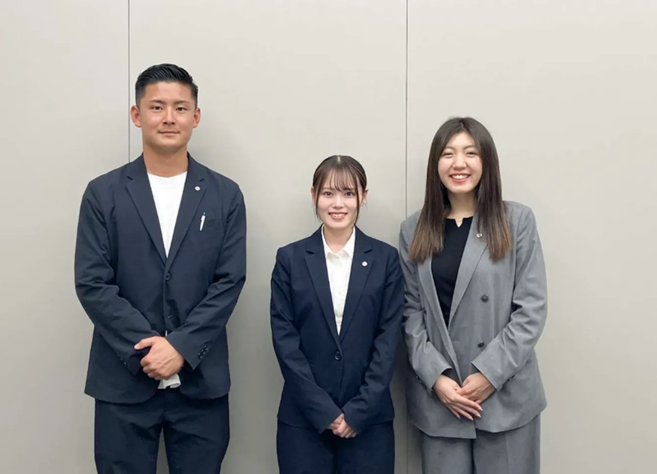 写真：烏山さんと内田さんと津田さんが並んでいる